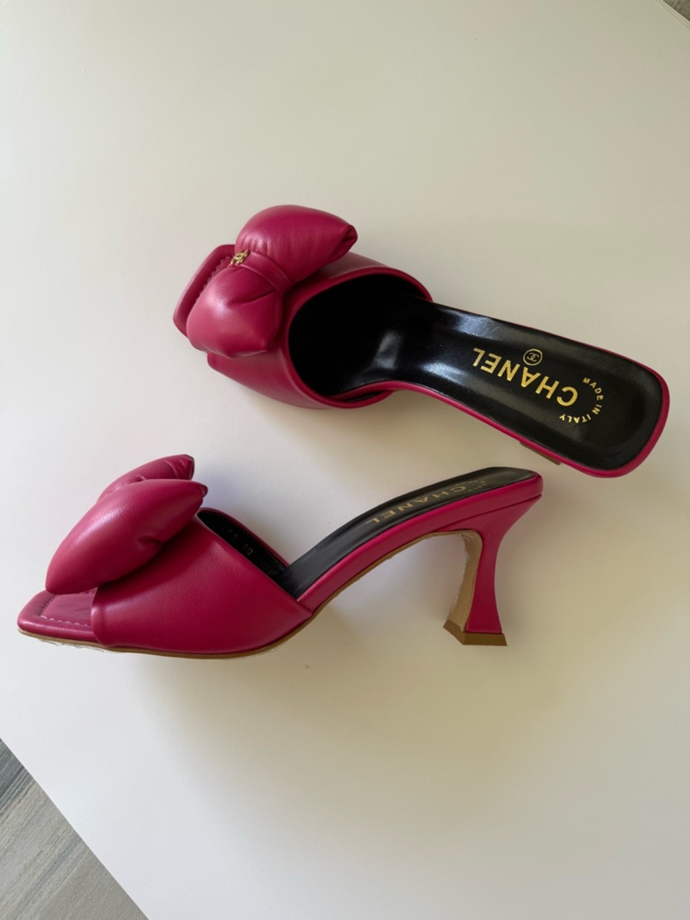 CHANEL Hot Pink Leather Knotted Slide Mules - Picture 5 of 8